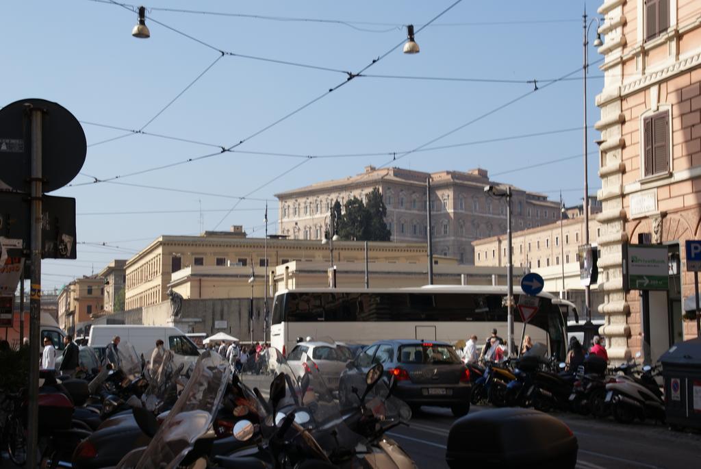 Casa Mike Al Vaticano Rom Rum bild